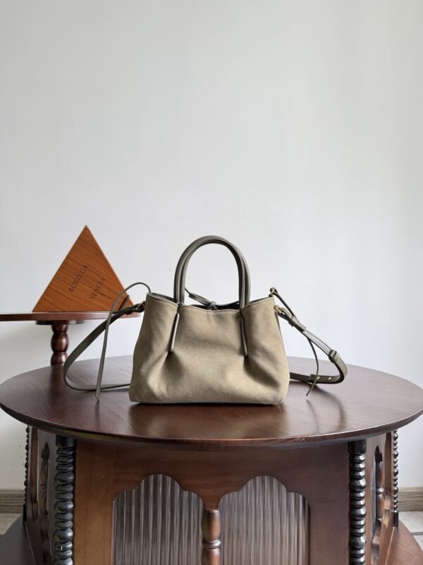 Bottega Veneta bag authentic quality 2025