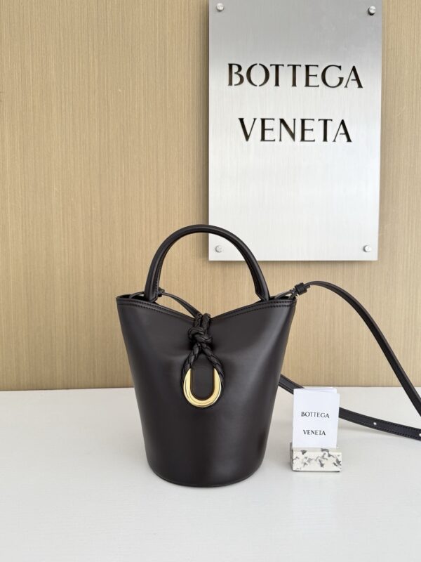 Bottega Veneta bag authentic quality 2025