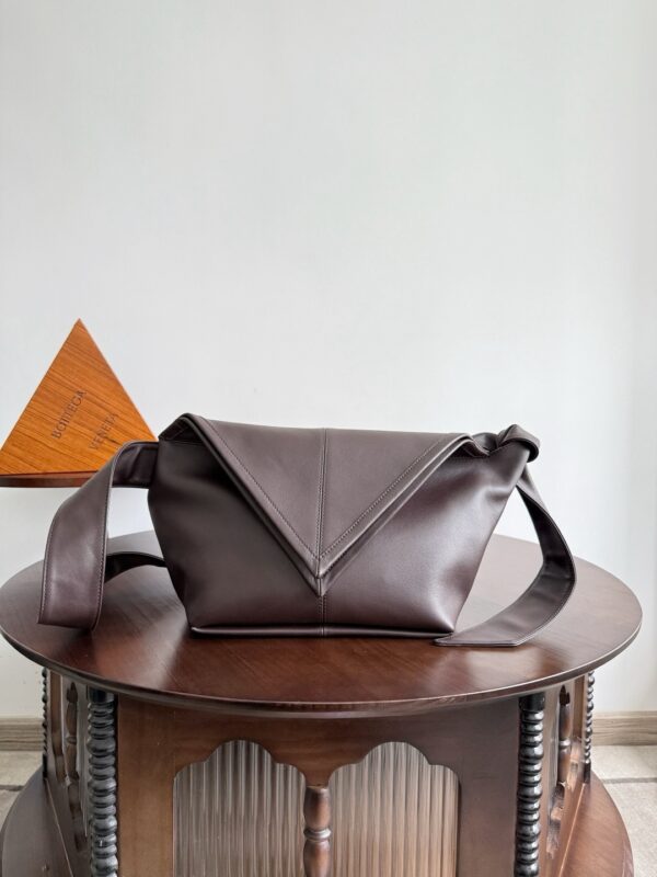 Bottega Veneta bag authentic quality 2025