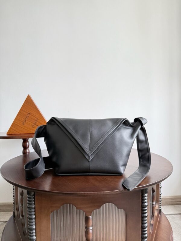 Bottega Veneta bag authentic quality 2025