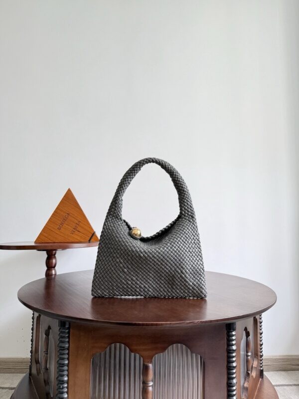 Bottega Veneta bag authentic quality 2025