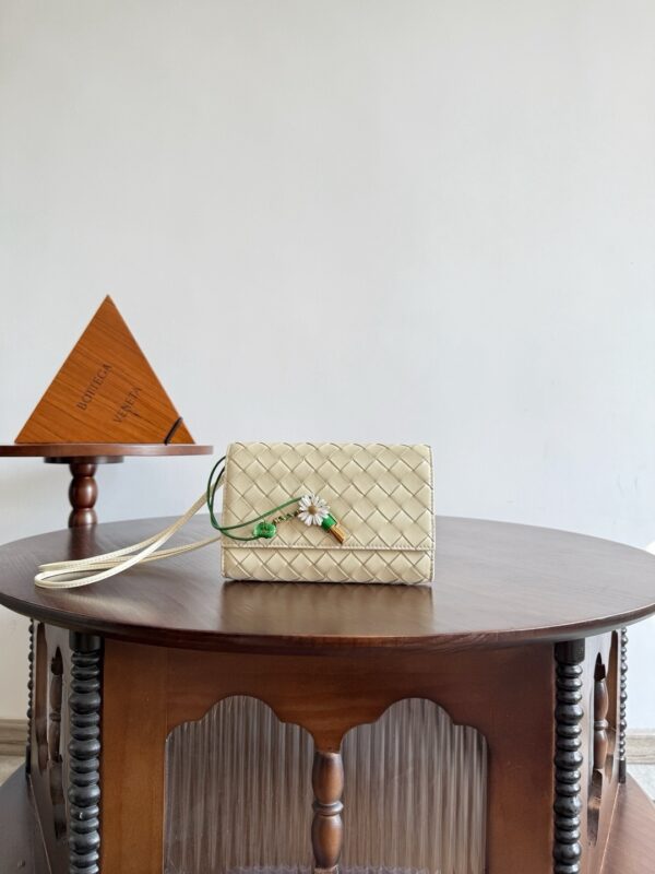 Bottega Veneta bag authentic quality 2025