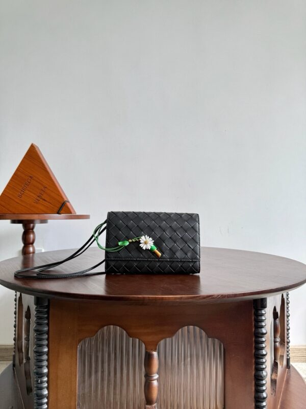 Bottega Veneta bag authentic quality 2025