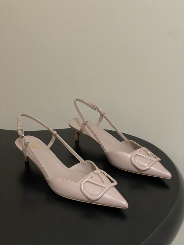 Valentino authentic quality shoes 2025