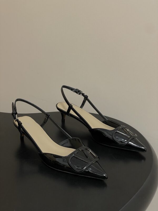 Valentino authentic quality shoes 2025