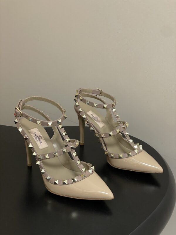 Valentino authentic quality shoes 2025