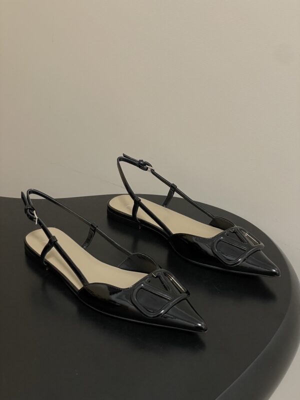 Valentino authentic quality shoes 2025