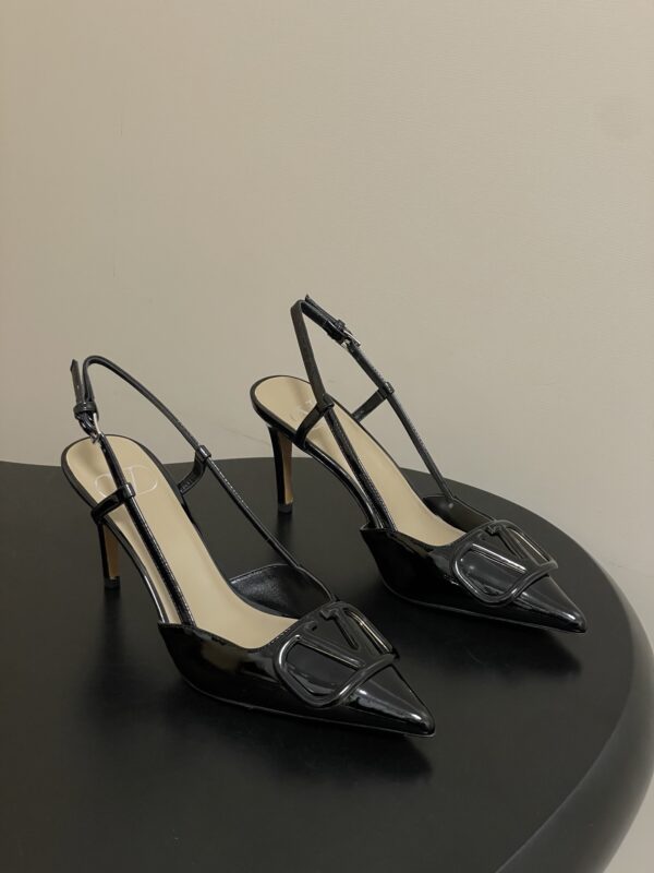 Valentino authentic quality shoes 2025