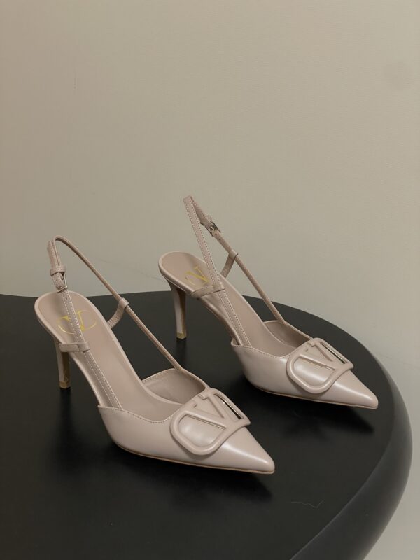 Valentino authentic quality shoes 2025