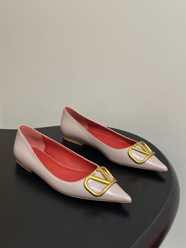 Valentino authentic quality shoes 2025