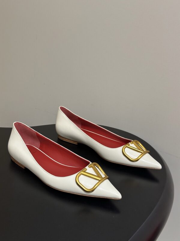 Valentino authentic quality shoes 2025