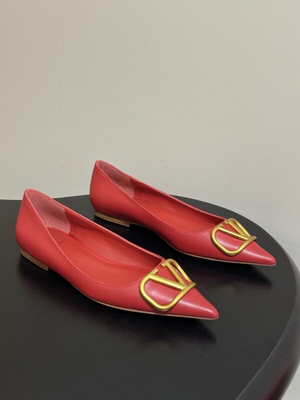 Valentino authentic quality shoes 2025