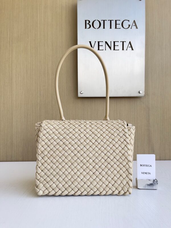 Bottega Veneta bag authentic quality 2025