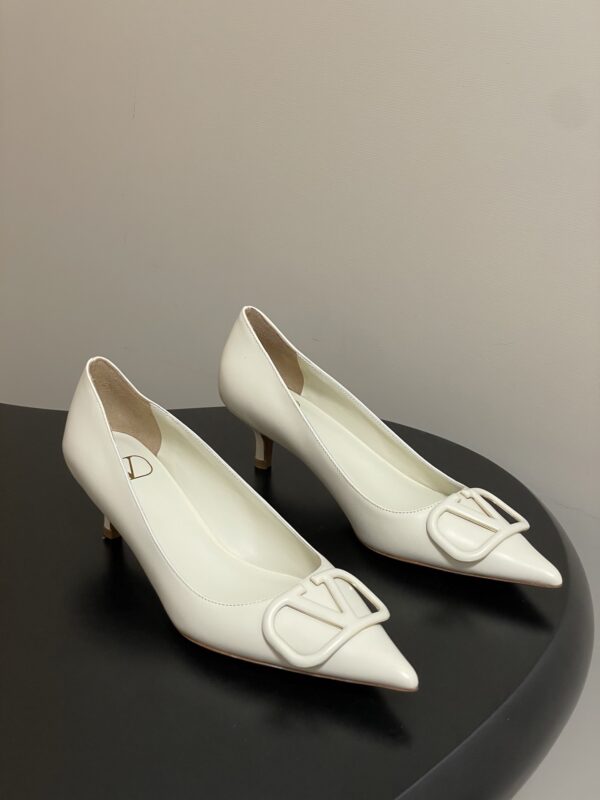 Valentino authentic quality shoes 2025