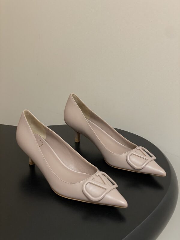 Valentino authentic quality shoes 2025