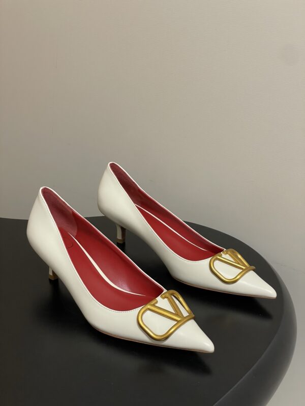 Valentino authentic quality shoes 2025