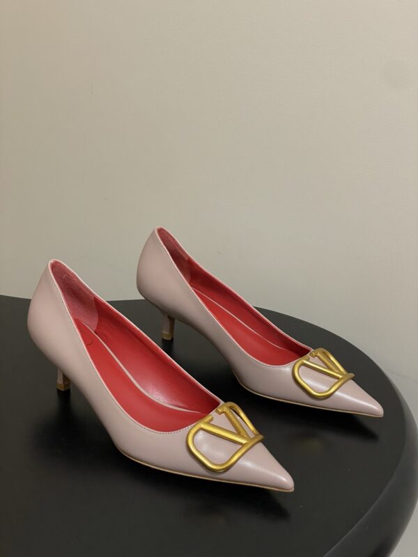 Valentino authentic quality shoes 2025