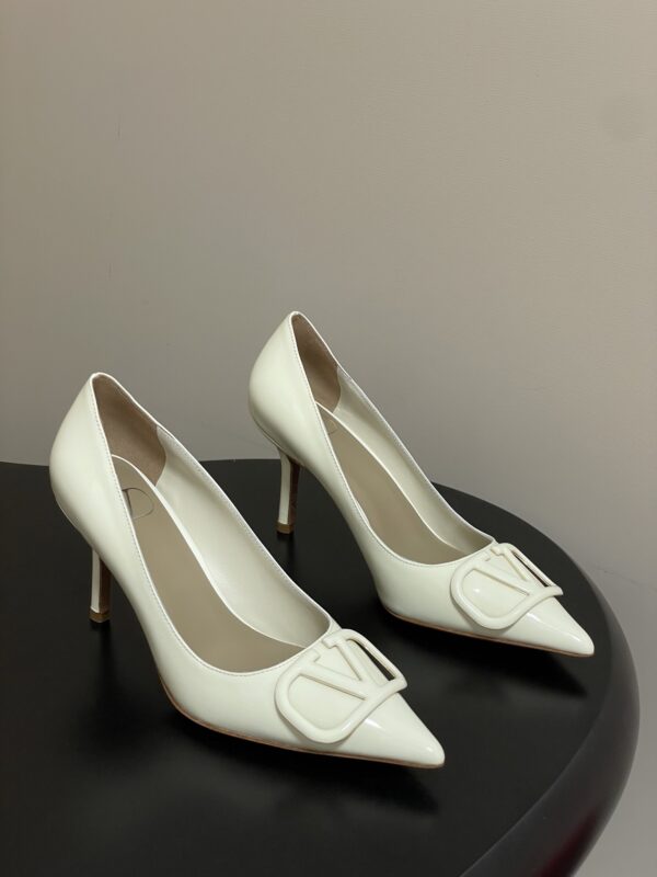 Valentino authentic quality shoes 2025