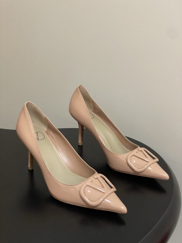 Valentino authentic quality shoes 2025