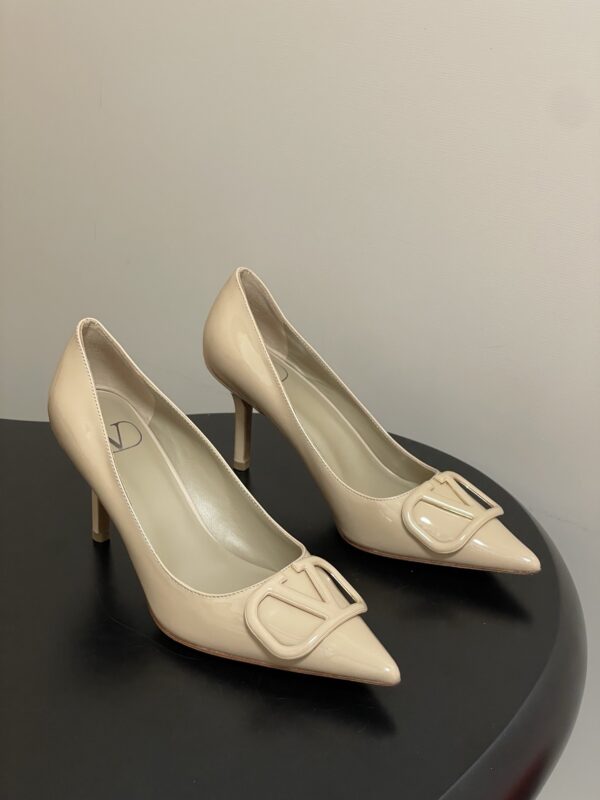 Valentino authentic quality shoes 2025