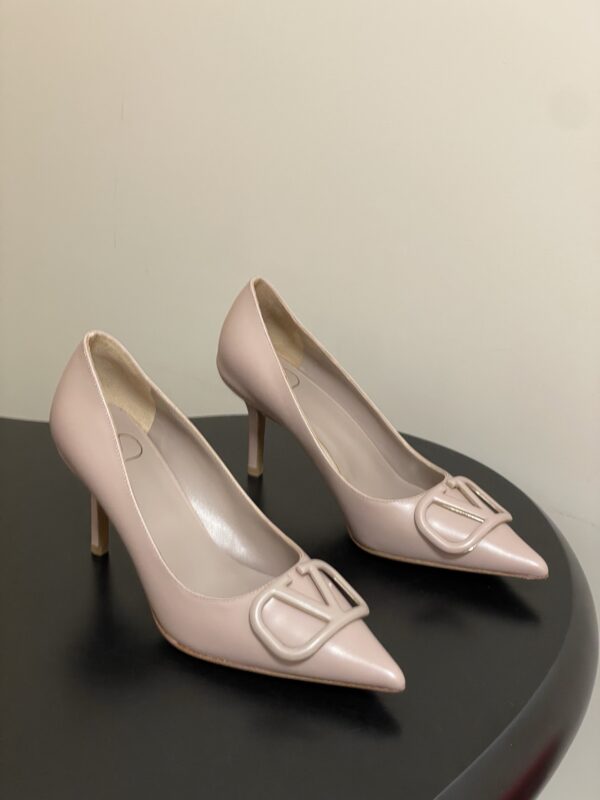 Valentino authentic quality shoes 2025