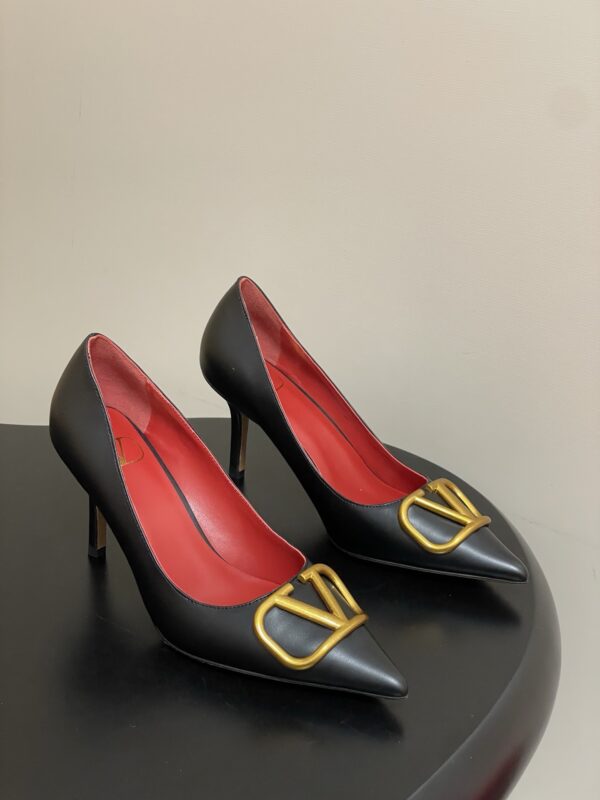 Valentino authentic quality shoes 2025