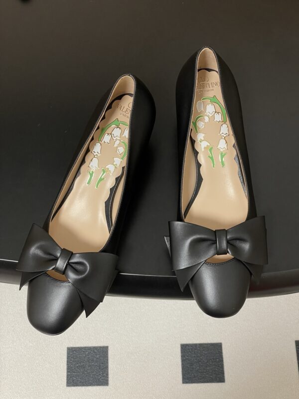 Valentino authentic quality shoes 2025