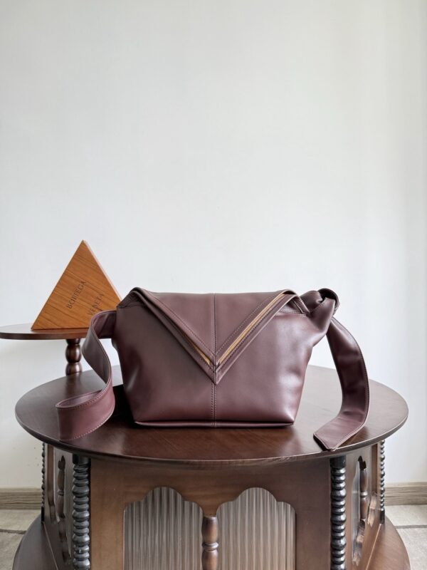 Bottega Veneta bag authentic quality 2025