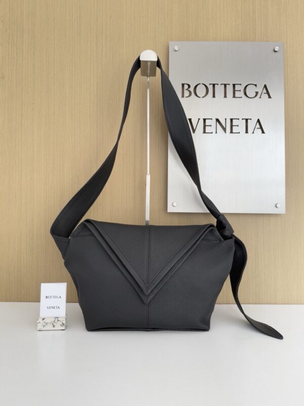 Bottega Veneta bag authentic quality 2025