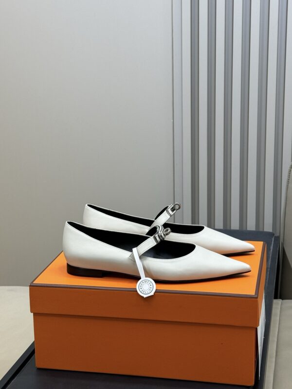 Hermes authentic quality shoes 2025