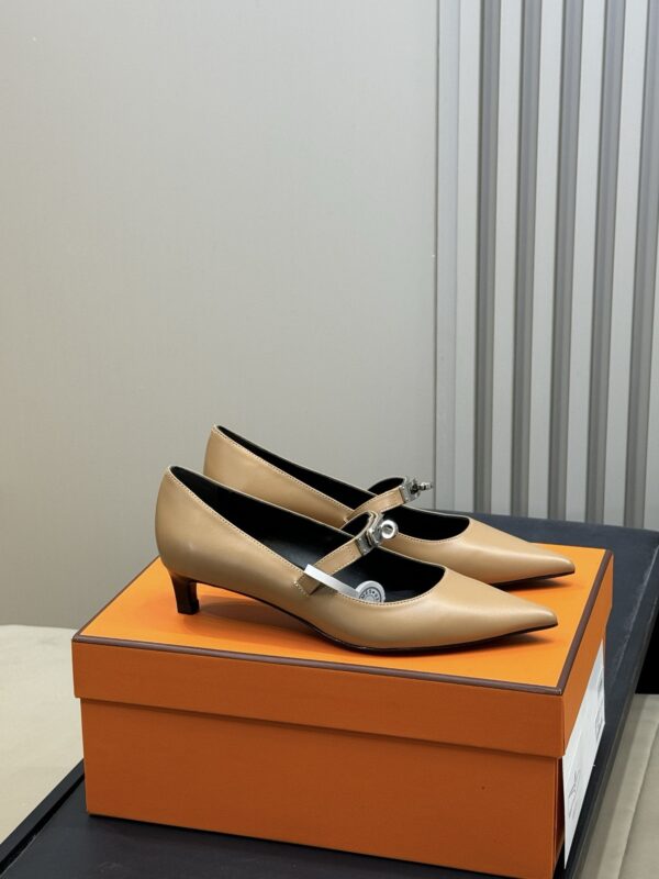 Hermes authentic quality shoes 2025