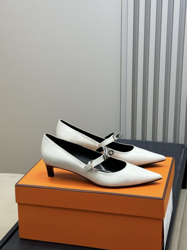 Hermes authentic quality shoes 2025