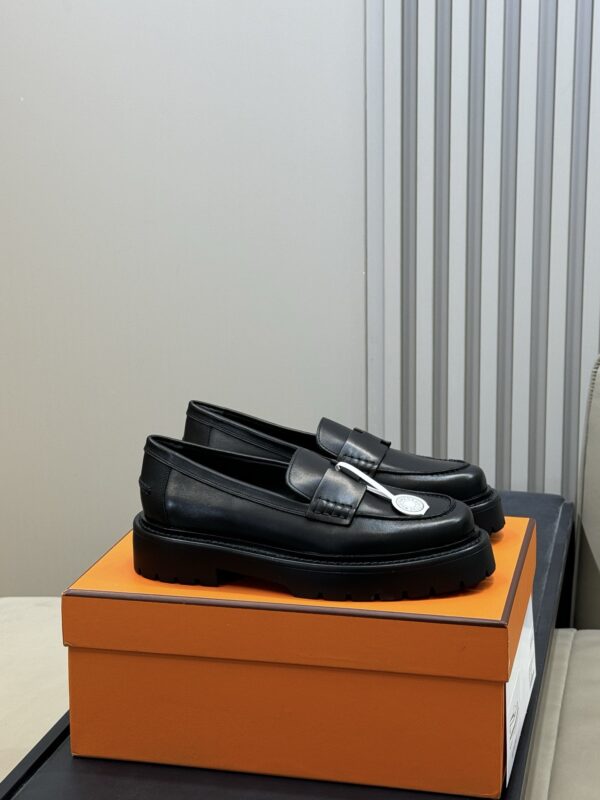 Hermes authentic quality shoes 2025
