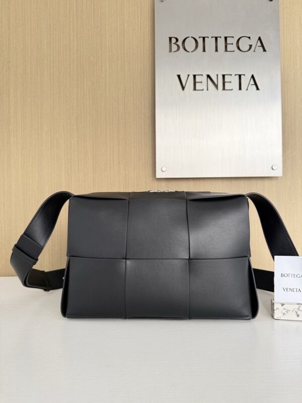 Bottega Veneta bag authentic quality 2025