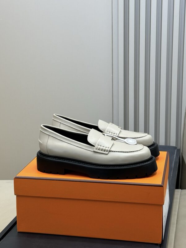 Hermes authentic quality shoes 2025
