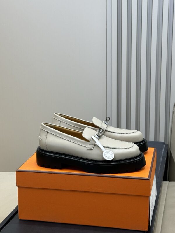 Hermes authentic quality shoes 2025