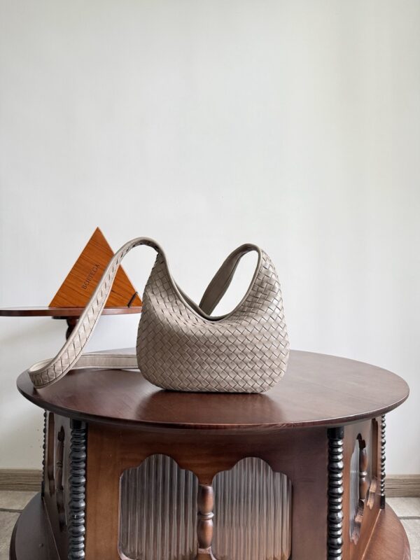 Bottega Veneta bag authentic quality 2025