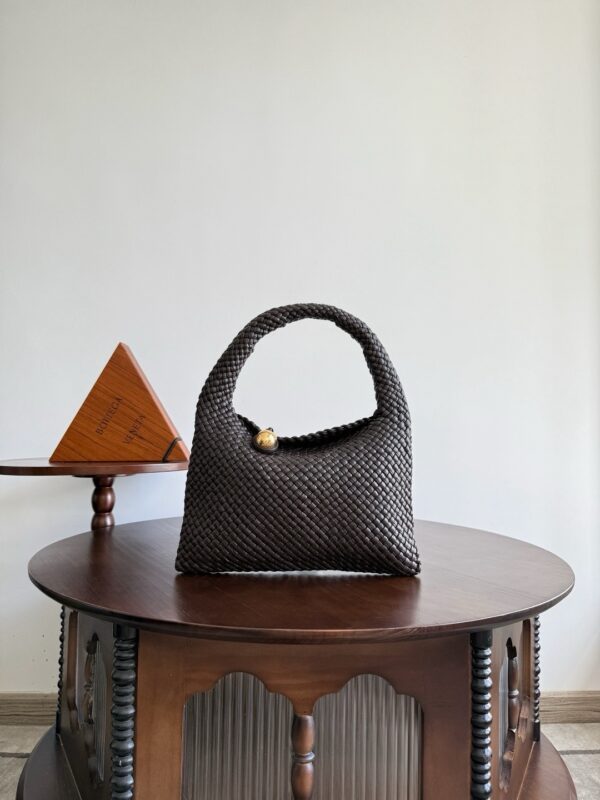 Bottega Veneta bag authentic quality 2025