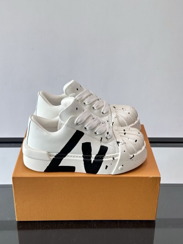 Louis Vuitton authentic quality sneakers 2025
