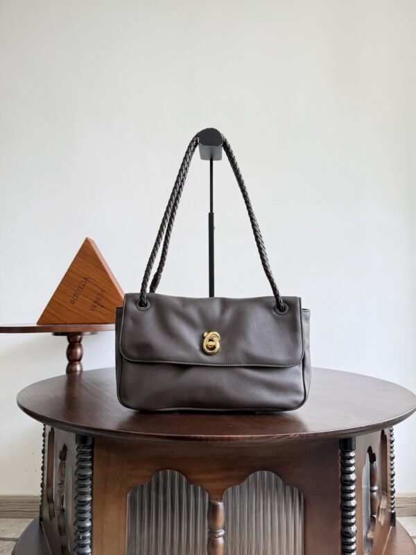 Bottega Veneta bag authentic quality 2025