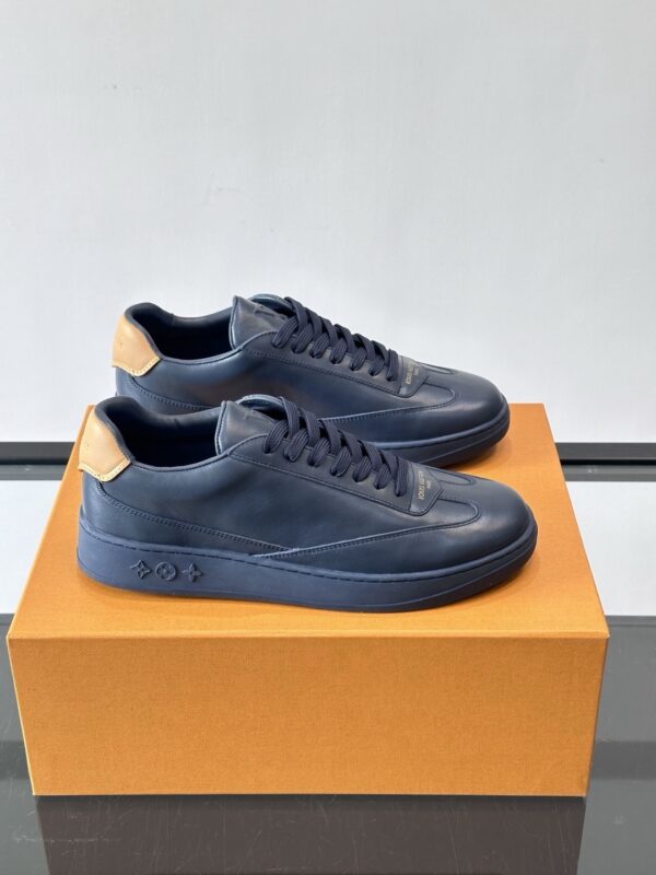 Louis Vuitton authentic quality sneakers 2025