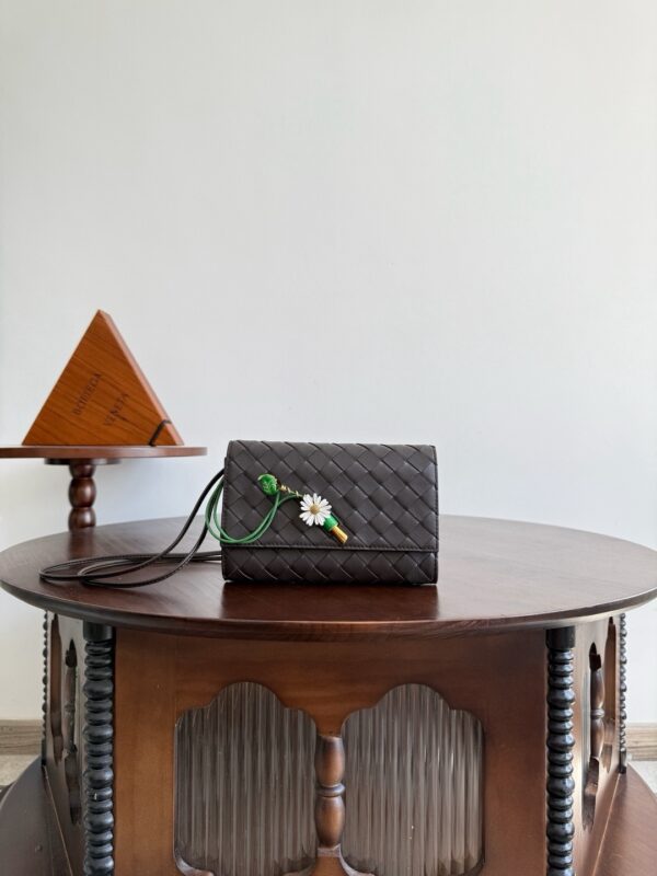 Bottega Veneta bag authentic quality 2025