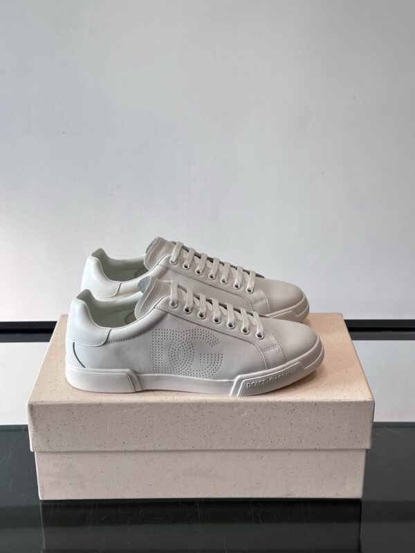 Dolce Gabbana authentic quality sneakers 2025