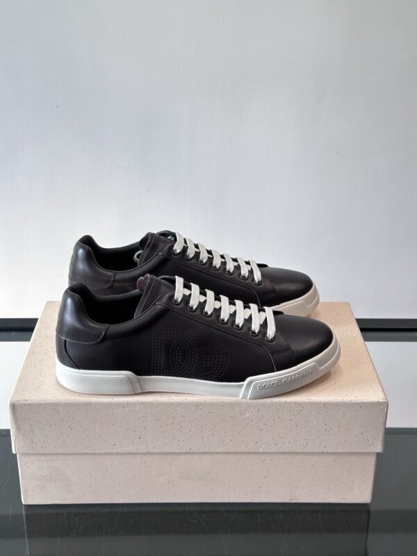 Dolce Gabbana authentic quality sneakers 2025