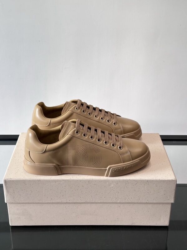 Dolce Gabbana authentic quality sneakers 2025