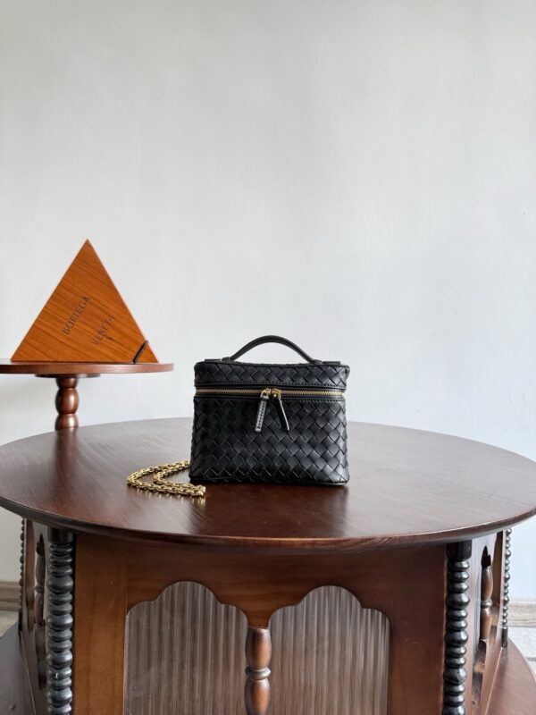 Bottega Veneta bag authentic quality 2025