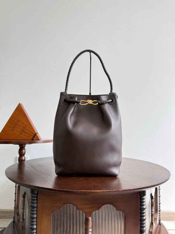 Bottega Veneta bag authentic quality 2025