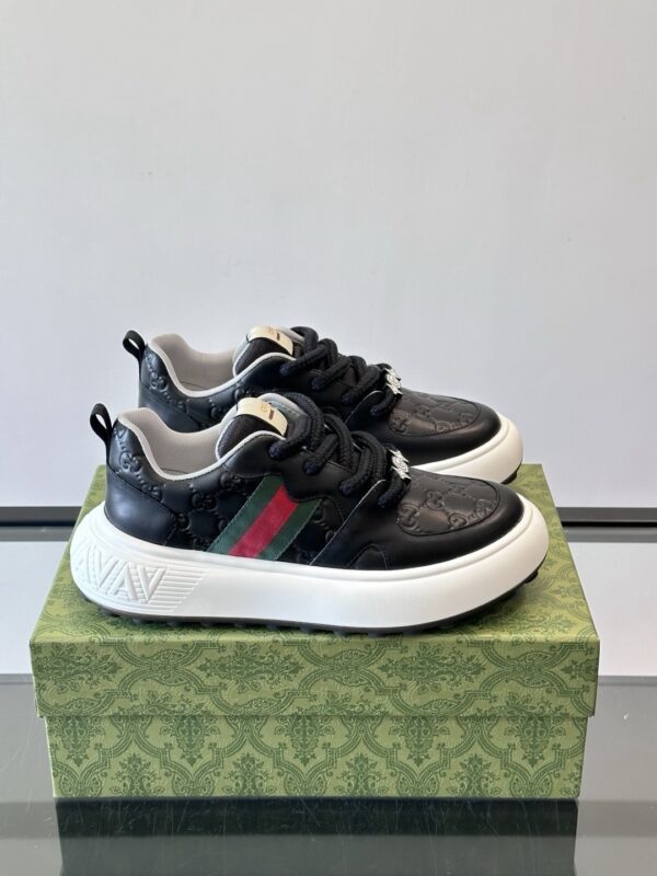 Gucci authentic quality sneakers 2025