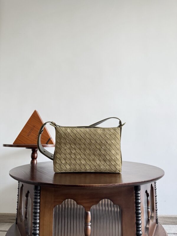 Bottega Veneta bag authentic quality 2025