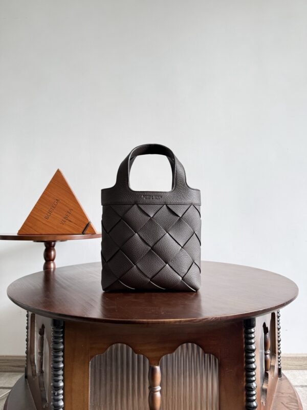 Bottega Veneta bag authentic quality 2025